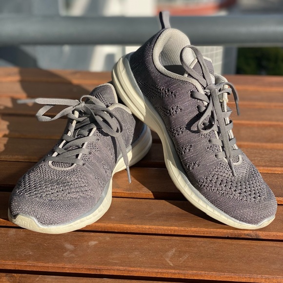 APL women’s size 9 sneakers in silver - Picture 5 of 6